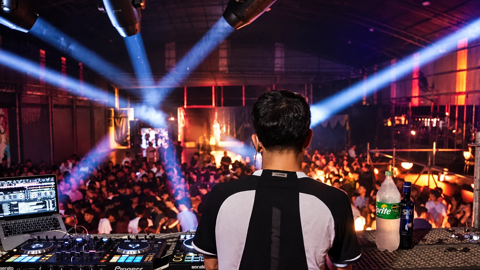 DJ + pista